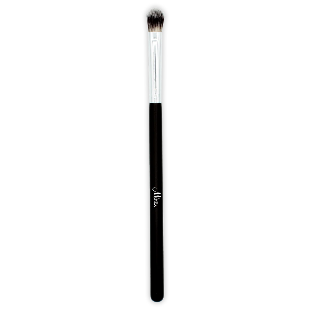 Mine. Deluxe Blending Fluff Brush